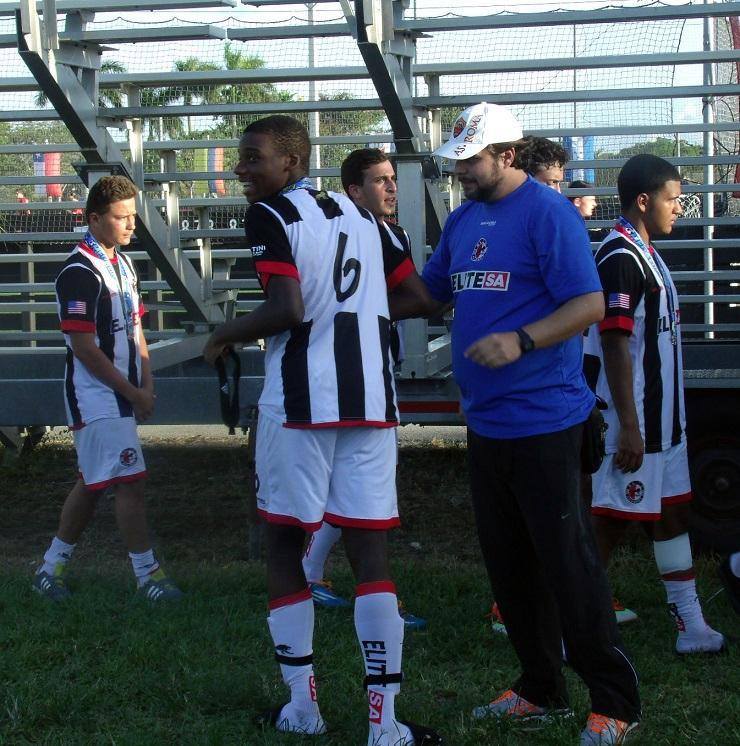 Entrega de trofeos continua